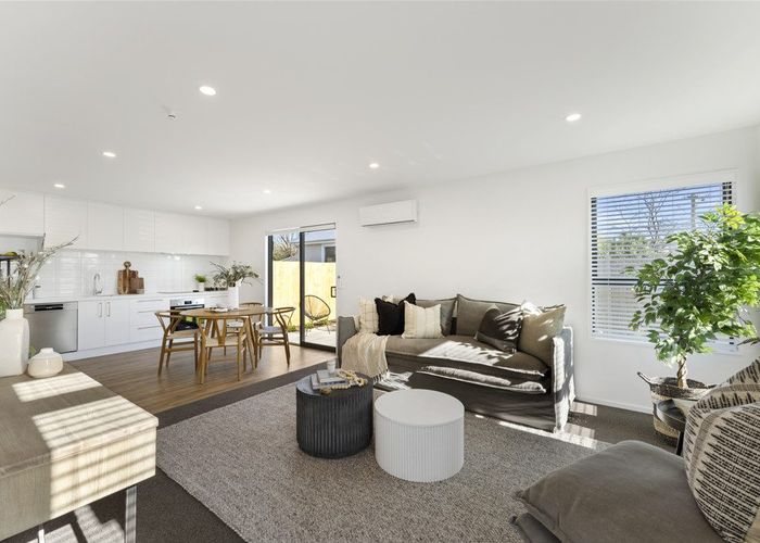  at 1/25 Vagues Road, Northcote, Christchurch