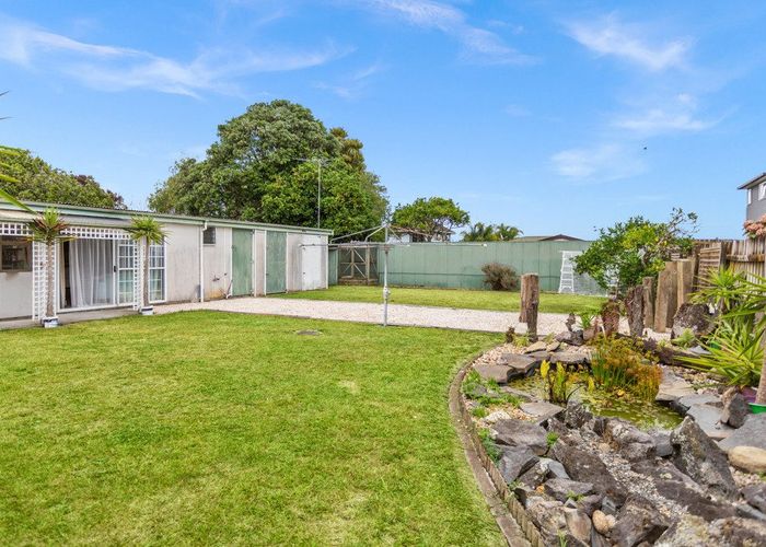  at 27 Churchill Avenue, Manurewa, Auckland