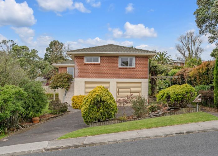  at 3 Castleton Drive, Howick, Auckland
