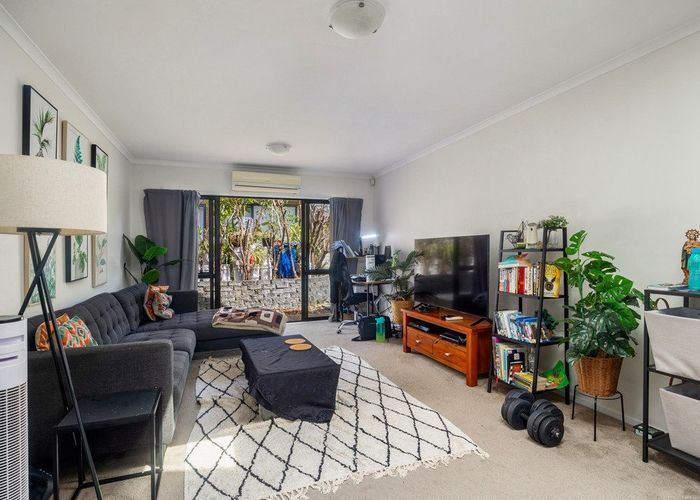  at 140/172 McLeod Road, Te Atatu South, Waitakere City, Auckland