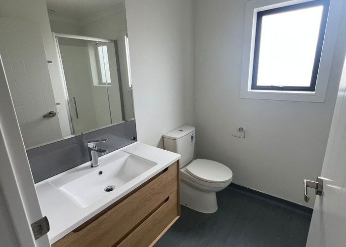  at 2 Adel Place, Weymouth, Manukau City, Auckland
