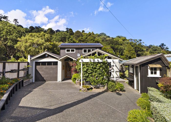  at 32 Kotari Road, Days Bay, Lower Hutt