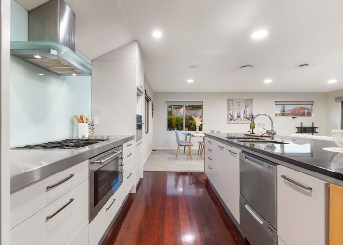  at 94 Picasso Drive, West Harbour, Waitakere City, Auckland