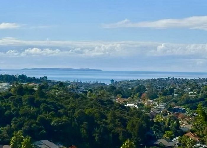  at 951 East Coast Road, Torbay, North Shore City, Auckland