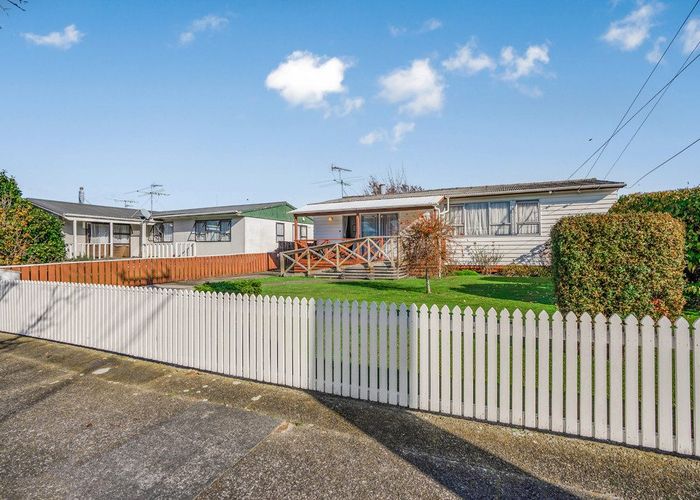  at 19 Davis Crescent, Elderslea, Upper Hutt, Wellington