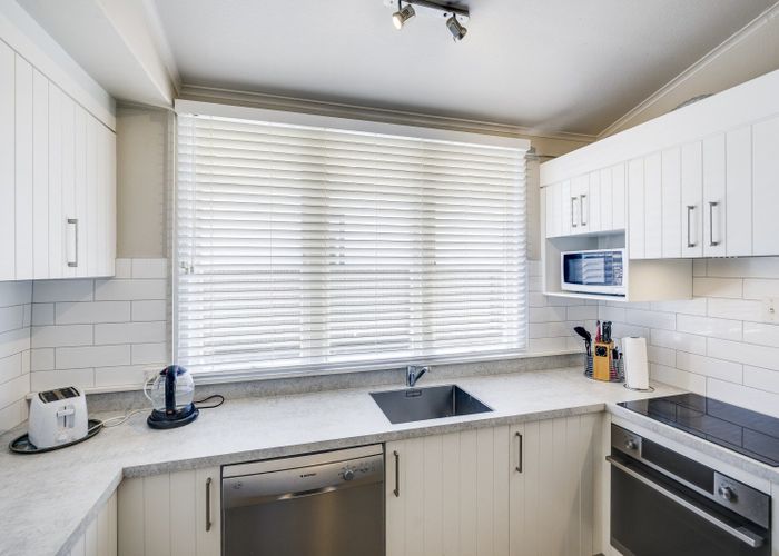  at 710 Queen Street West, Saint Leonards, Hastings, Hawke's Bay