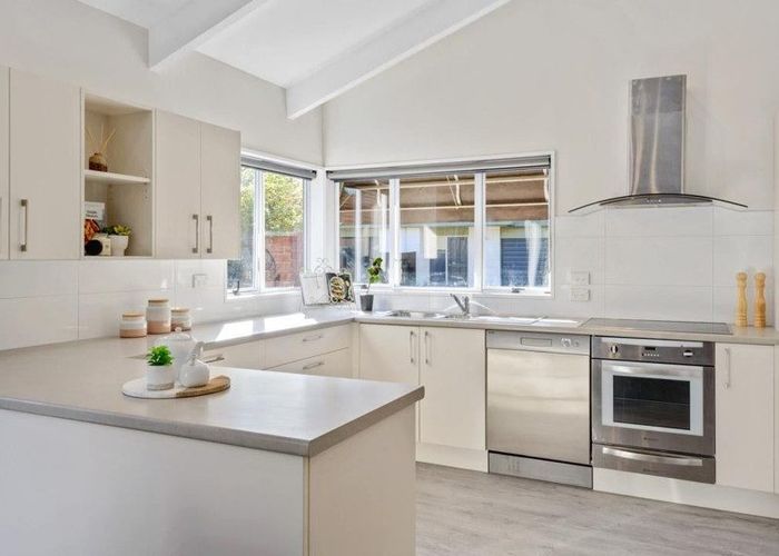  at 16 Herbs Place, Cashmere, Christchurch City, Canterbury