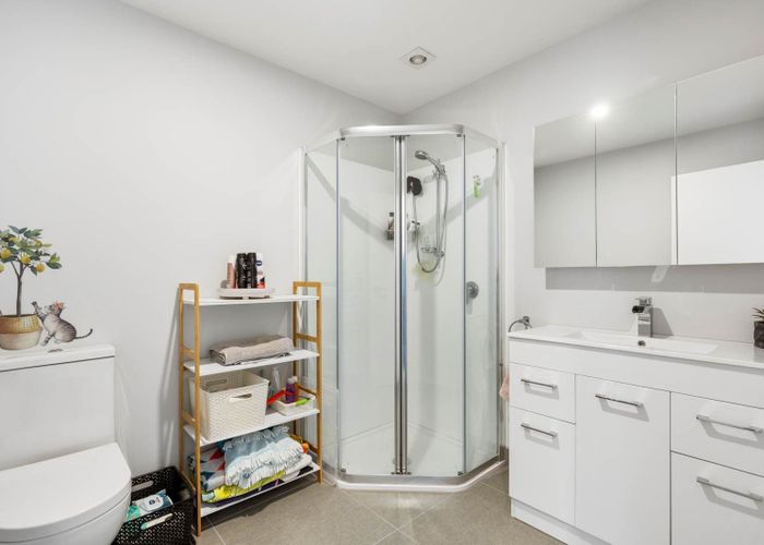  at 5/11 Ray Small Drive, Papakura, Papakura, Auckland