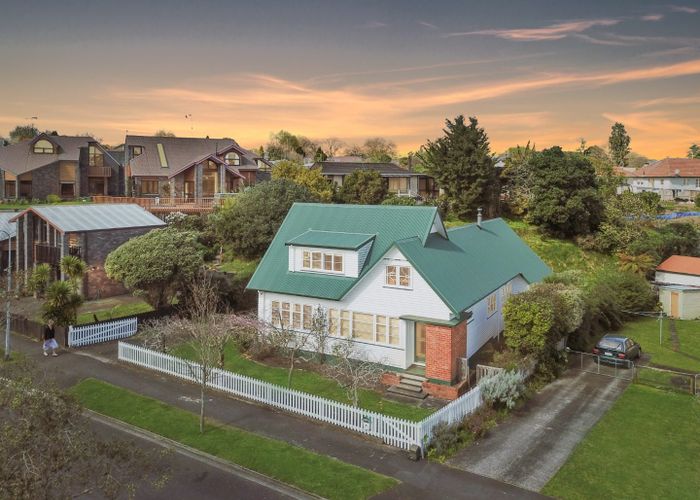  at 1 Jellicoe Drive, Hamilton East, Hamilton