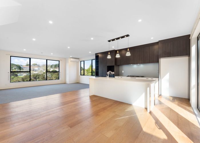  at 4/4 McQuoid Place, Glenfield, North Shore City, Auckland
