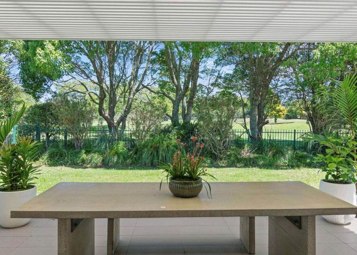  at 33 Oak Manor Drive, Albany, North Shore City, Auckland