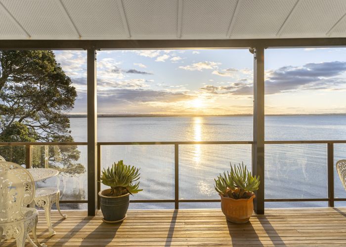  at 16 Harbour View Road, Point Chevalier, Auckland City, Auckland