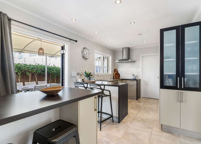  at 1/4 Jern Place, Eastern Beach, Auckland
