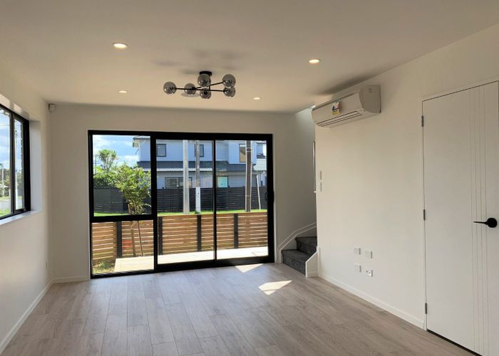  at 1/103 Flanshaw Road, Te Atatū South, Auckland