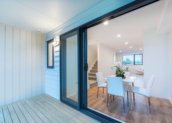 at 5/11 Hereford Street, Te Atatu Peninsula, Waitakere City, Auckland