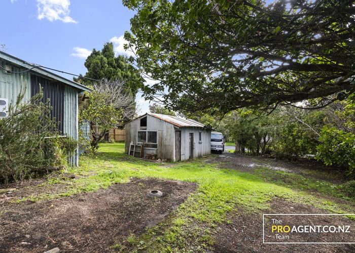  at 77 Tane Road, Laingholm, Waitakere City, Auckland