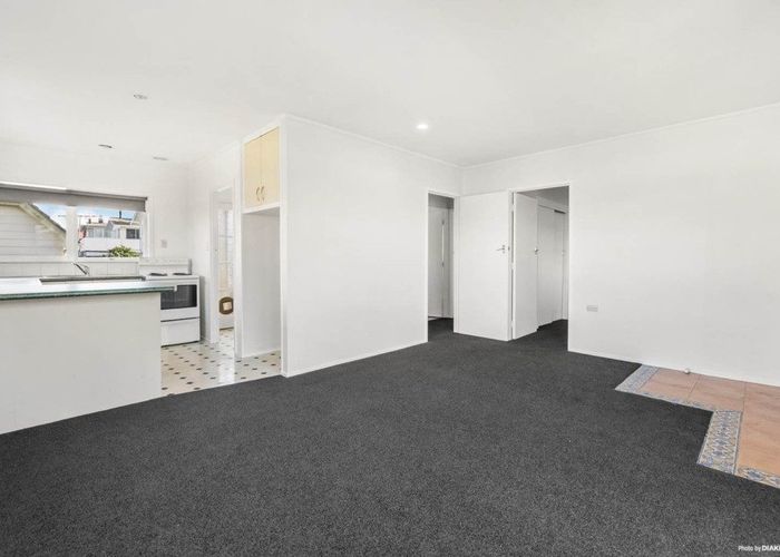  at 2/31 Marcel Place, Glenfield, North Shore City, Auckland