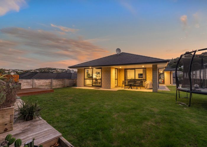  at 28 Mooring Close, Whitby, Porirua, Wellington