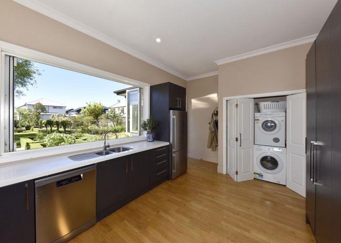  at 122 Bishop Street, St. Albans, Christchurch City, Canterbury