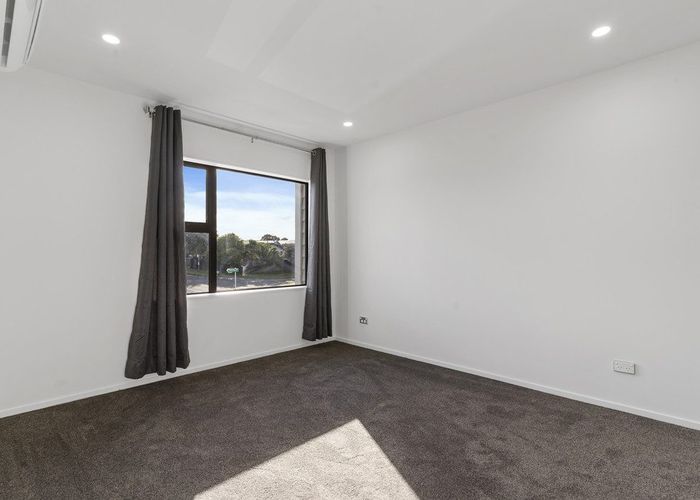  at 2E Melleray Place, Randwick Park, Auckland