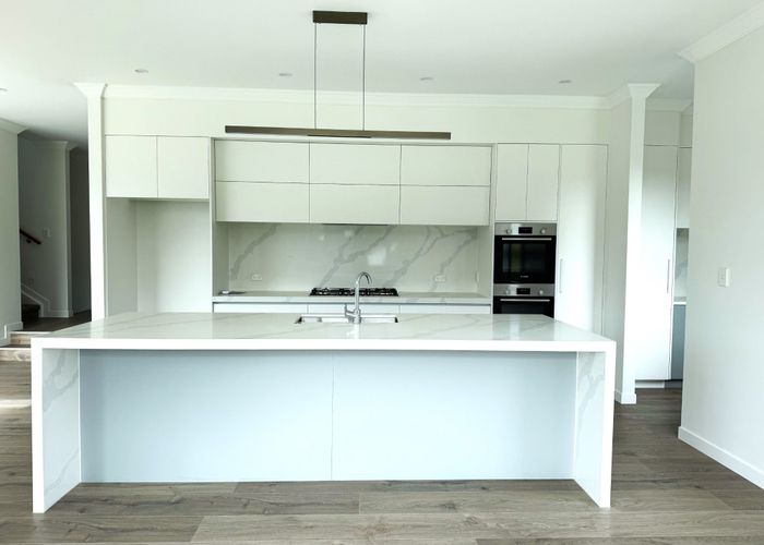  at 10 Richard Hill Close, Fairview Heights, North Shore City, Auckland