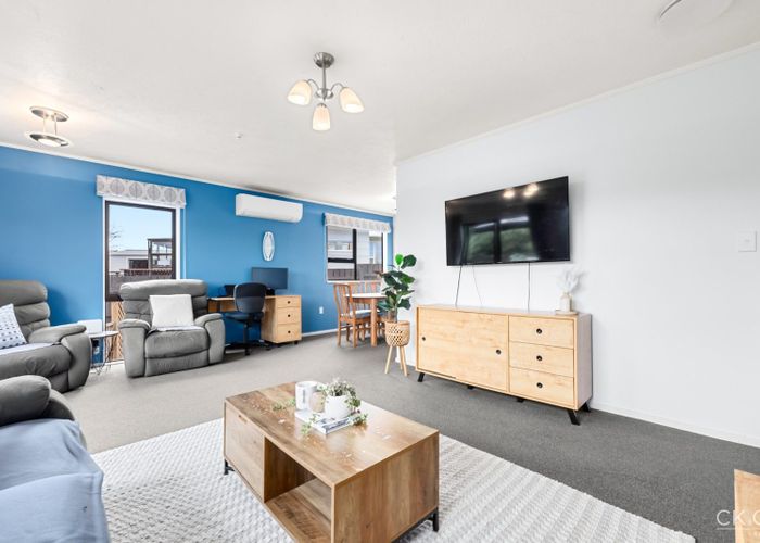  at 180 Holborn Drive, Stokes Valley, Lower Hutt, Wellington
