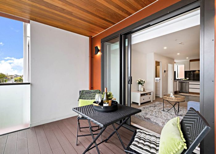  at 301/2A Truro Road, Sandringham, Auckland City, Auckland