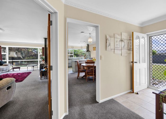  at 1B Pembroke Road, Stratford