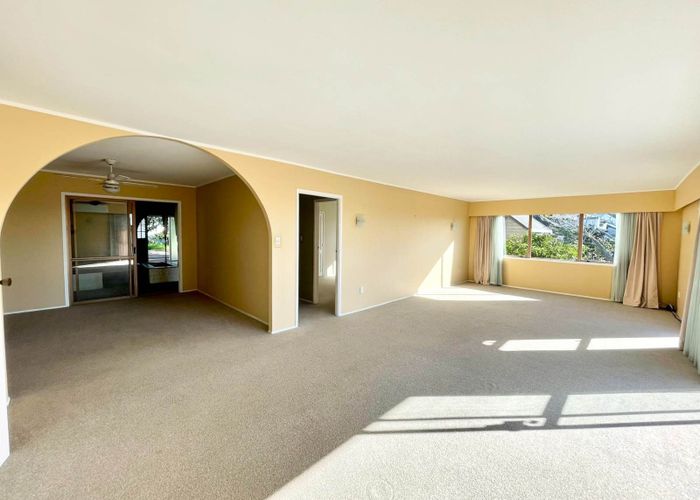  at 34 Balmain Road, Chatswood, Auckland