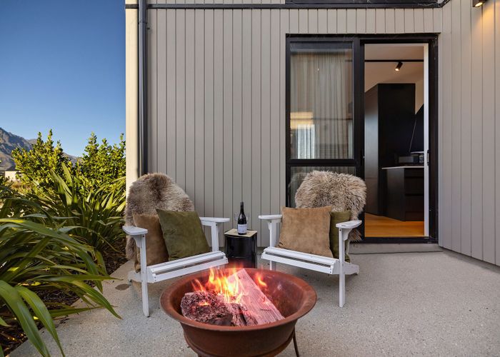  at 33 Casterway Crescent, Jacks Point, Queenstown-Lakes, Otago