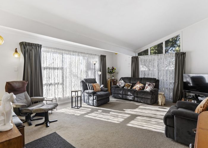  at 7 Fairclough Road, Beach Haven, North Shore City, Auckland