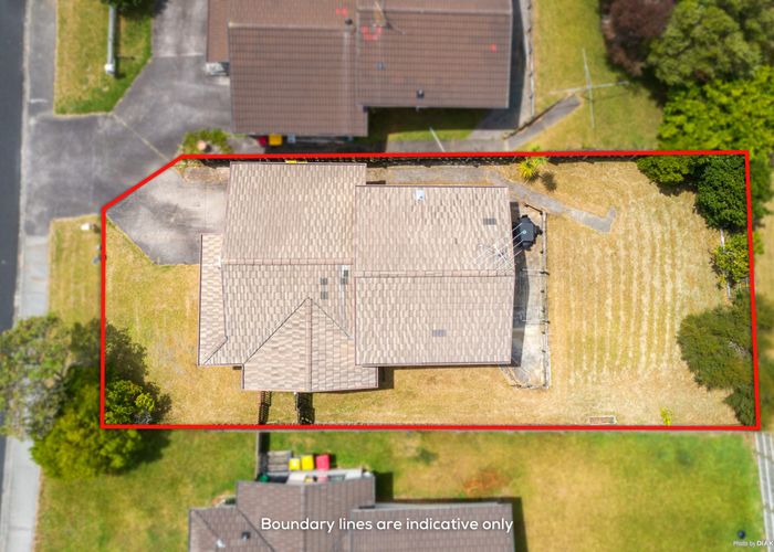  at 2/18 Barbados Drive, Unsworth Heights, Auckland
