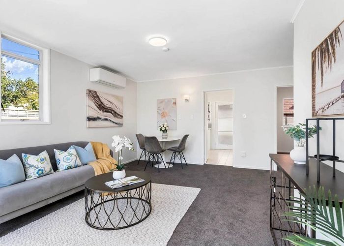  at 11 Puriri Avenue, Greenlane, Auckland