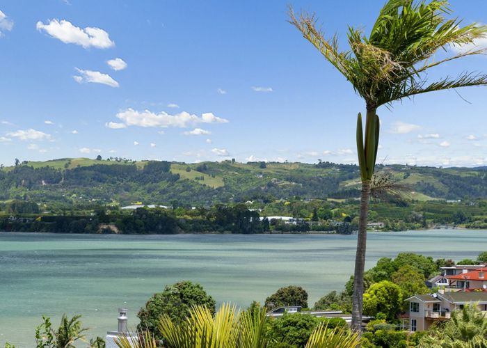  at 2 Kingson Court, Omokoroa