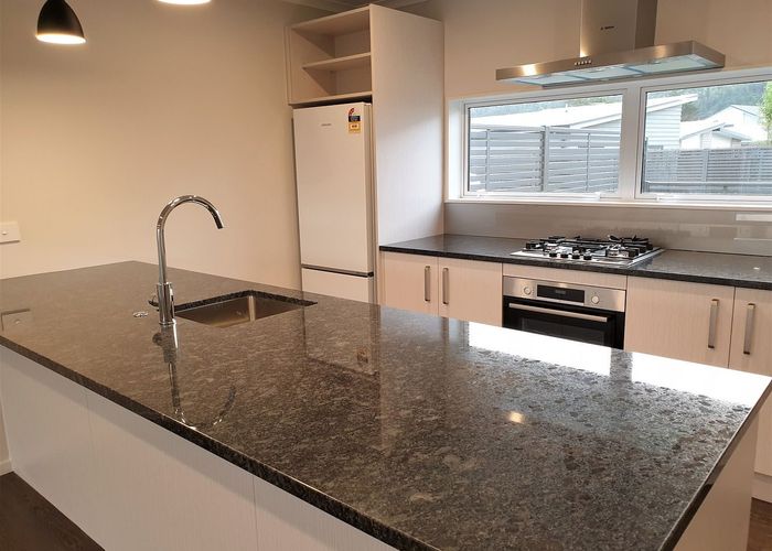  at 16 Bluff Road, Kenepuru, Porirua, Wellington