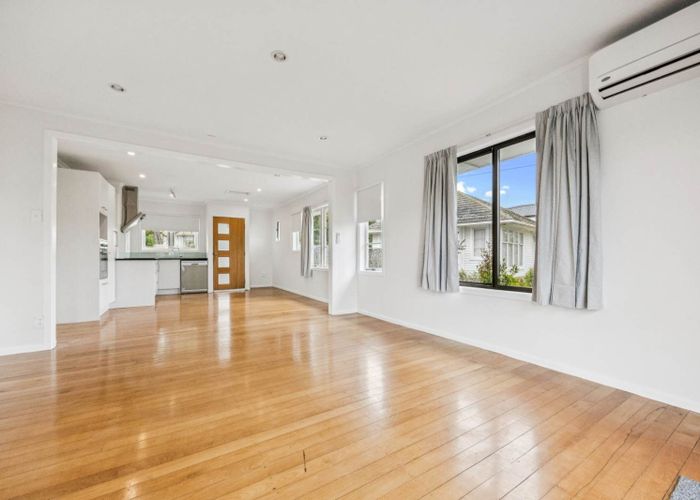  at 27 Smythe Road, Henderson, Waitakere City, Auckland