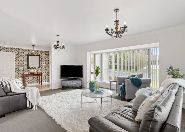 at 5 Bernie Edwards Place, Botany Downs, Manukau City, Auckland