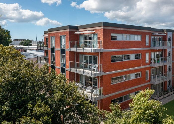  at 4 Wagener Place, Mount Albert, Auckland City, Auckland