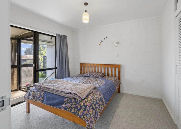  at 3 Dolbear Street, Titirangi, Waitakere City, Auckland