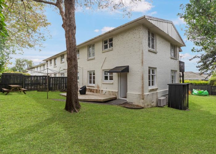  at 1/214 Campbell Road, Greenlane, Auckland City, Auckland