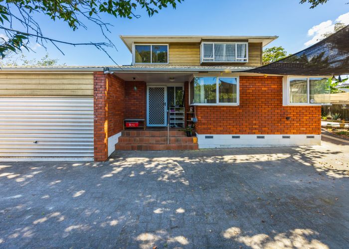  at 2/144 Kolmar Road, Papatoetoe, Auckland