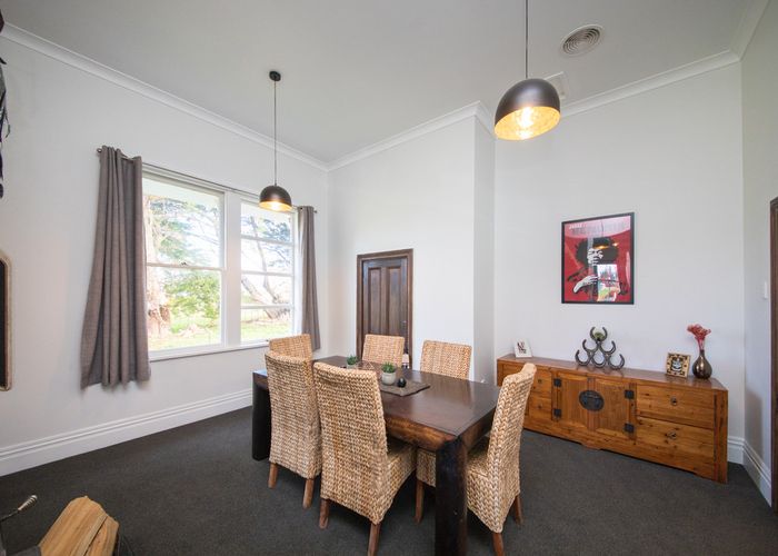  at 1764 Kimbolton Road, Cheltenham