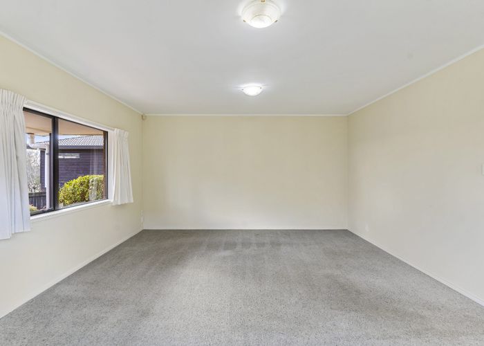  at 2/162 Whitford Road, Somerville, Manukau