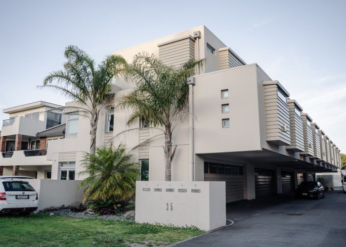  at 2/35 Victoria Road, Mount Maunganui, Mount Maunganui