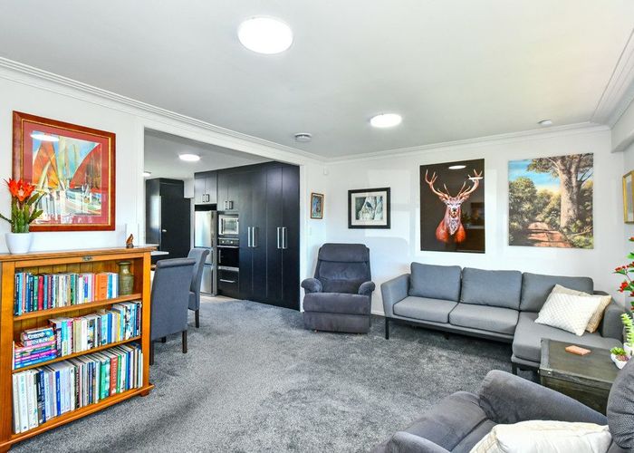  at 2/49 Wilmay Avenue, Papatoetoe, Manukau City, Auckland