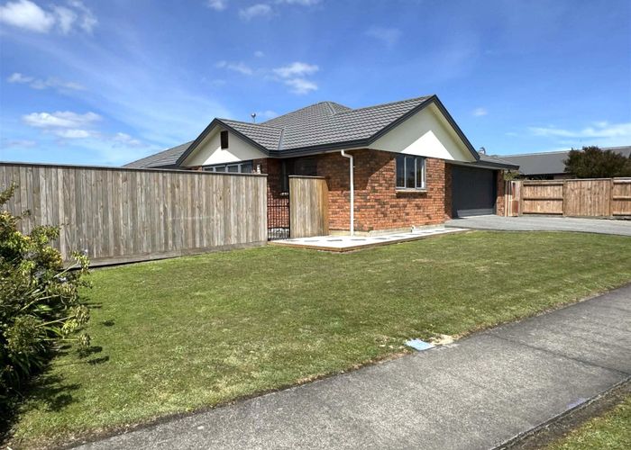  at 42  Peter Hall Drive, Kelvin Grove, Palmerston North, Manawatu / Whanganui