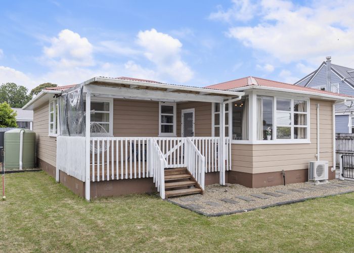  at 33 Cobham Crescent, Kelston, Waitakere City, Auckland