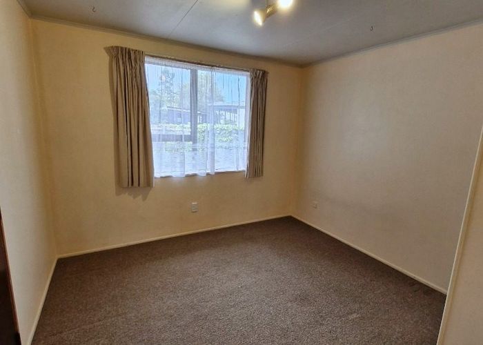  at 28 Chapman Place, Kawaha Point, Rotorua, Bay Of Plenty