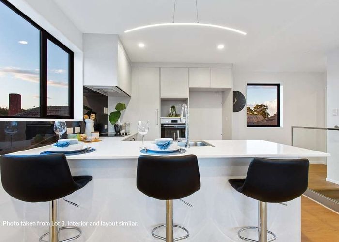  at 26a Holland Ave, Point England, Auckland City, Auckland