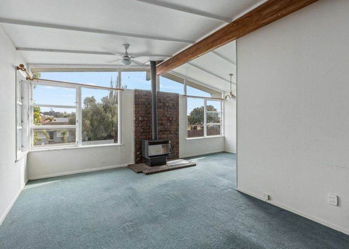  at 2 Coburg Street, Henderson, Waitakere City, Auckland